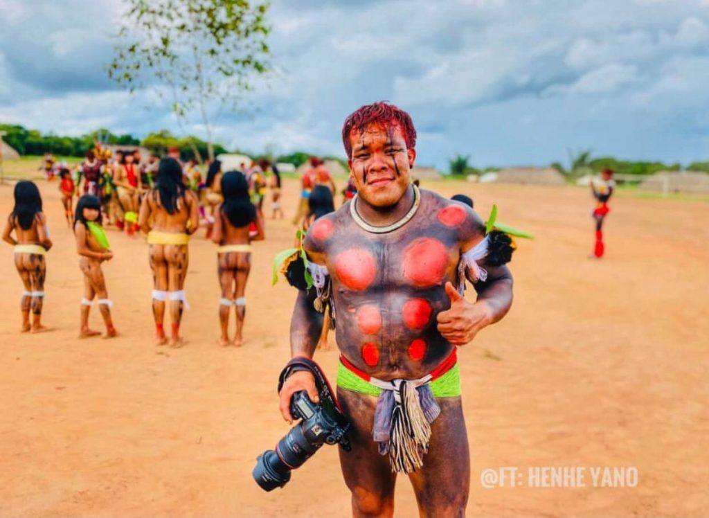 Fotógrafo, ele largou jornais para ser voz dos indígenas